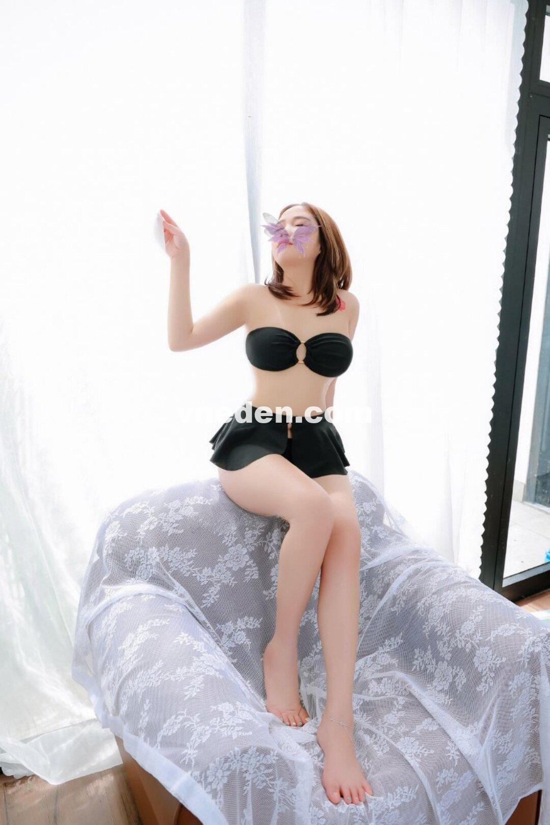 hot-lan-vy-co-be-98-xinh-xan-nho-nhan-lan-dau-ra-mat-2084438-original_Object Removal