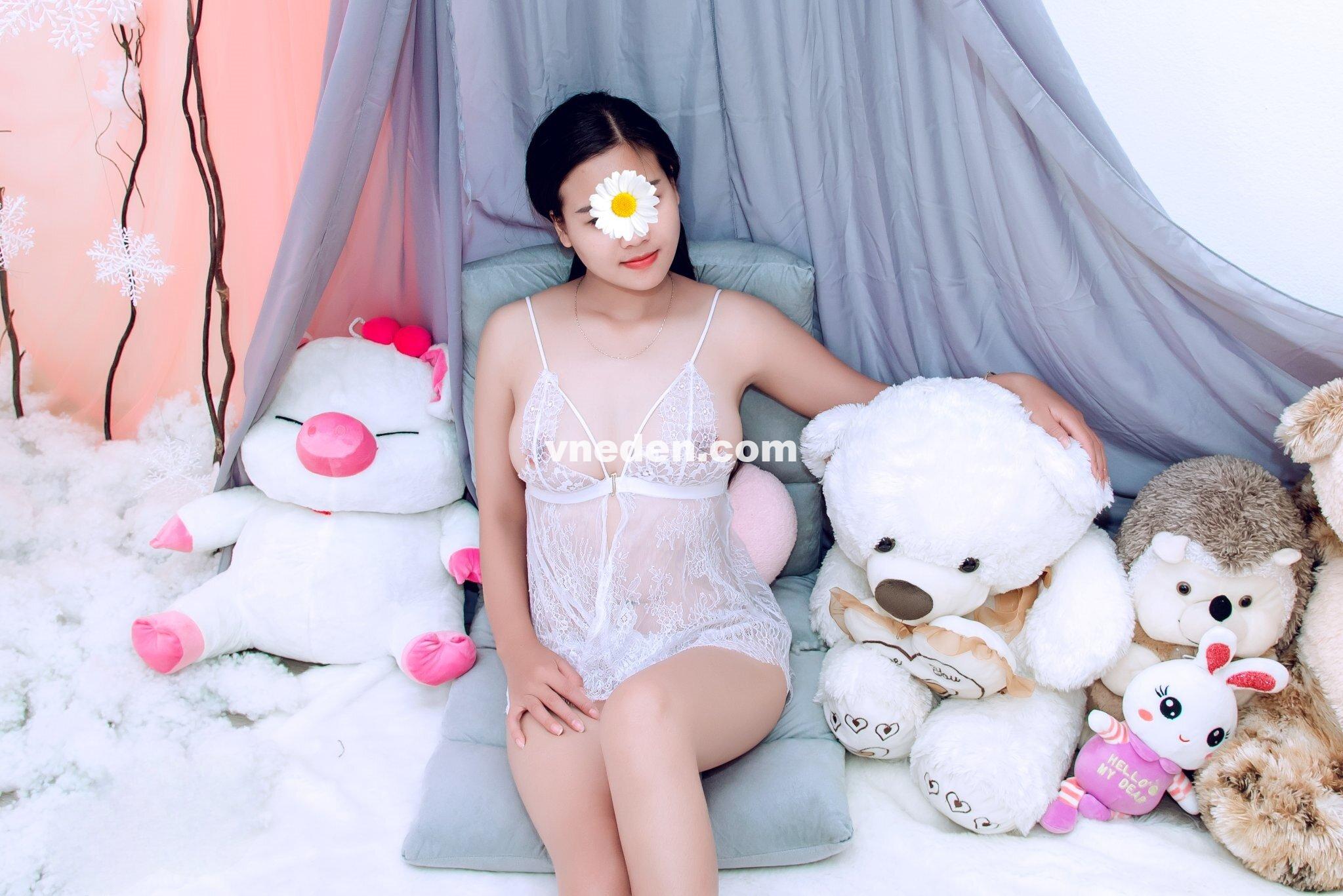 huyen-my-giong-noi-nghot-nghao-re-thuong-1038133-original_Object Removal