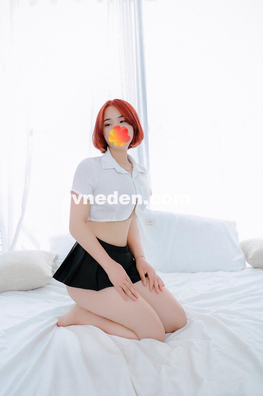 new-trang-anh-gai-dam-chieu-khach-dich-vu-tot-ngoan-hien-2071179-original_Object Removal