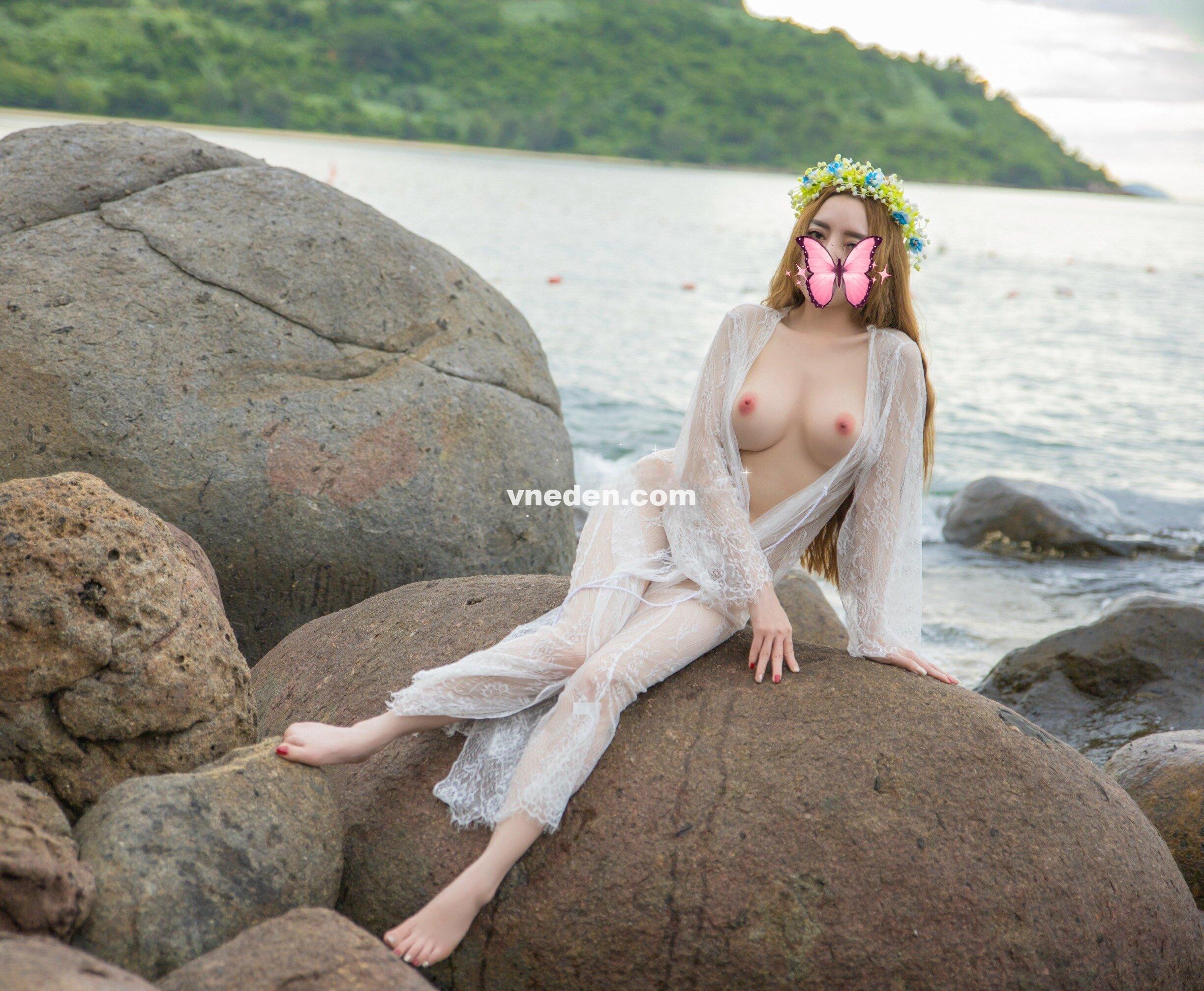 re-up-angela-phuong-trinh-nu-hoang-cosplay-massage-fuck-3183904-original_Object Removal