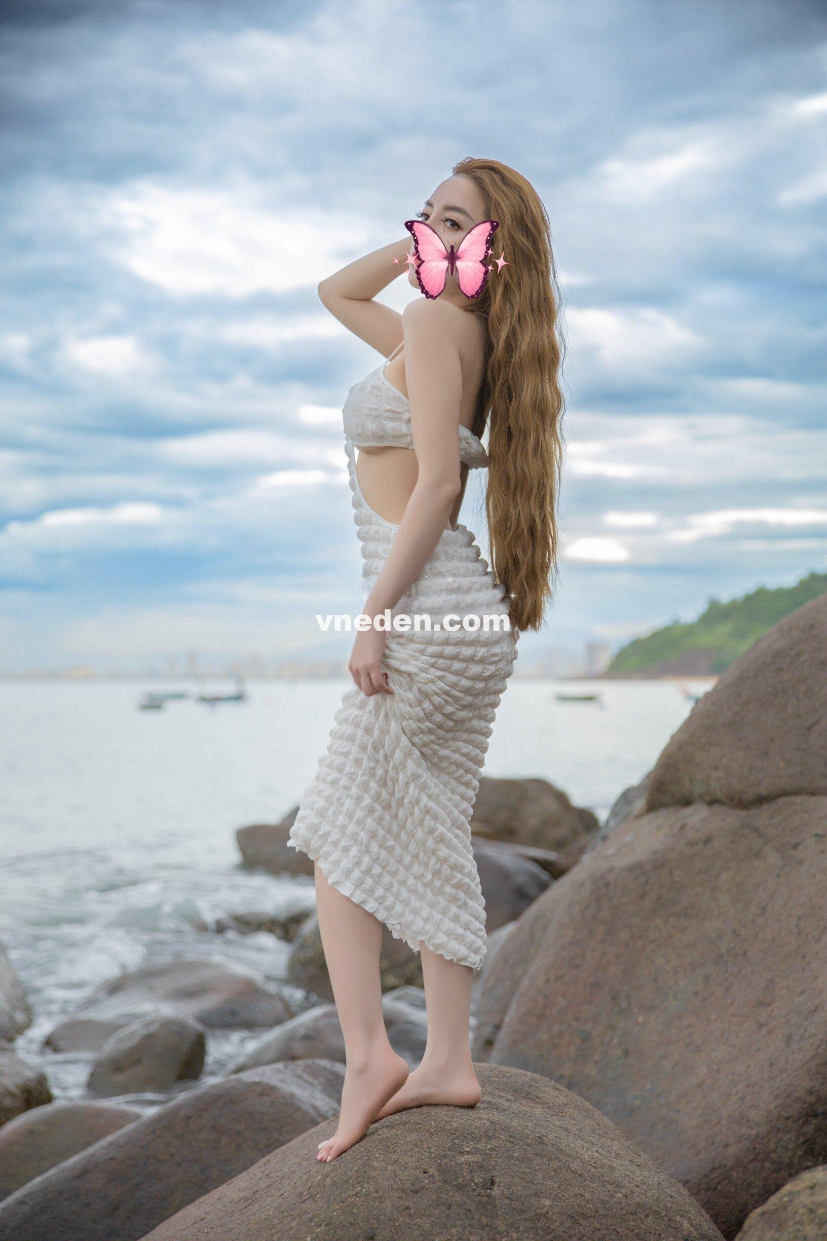 re-up-angela-phuong-trinh-nu-hoang-cosplay-massage-fuck-3183908-original_Object Removal