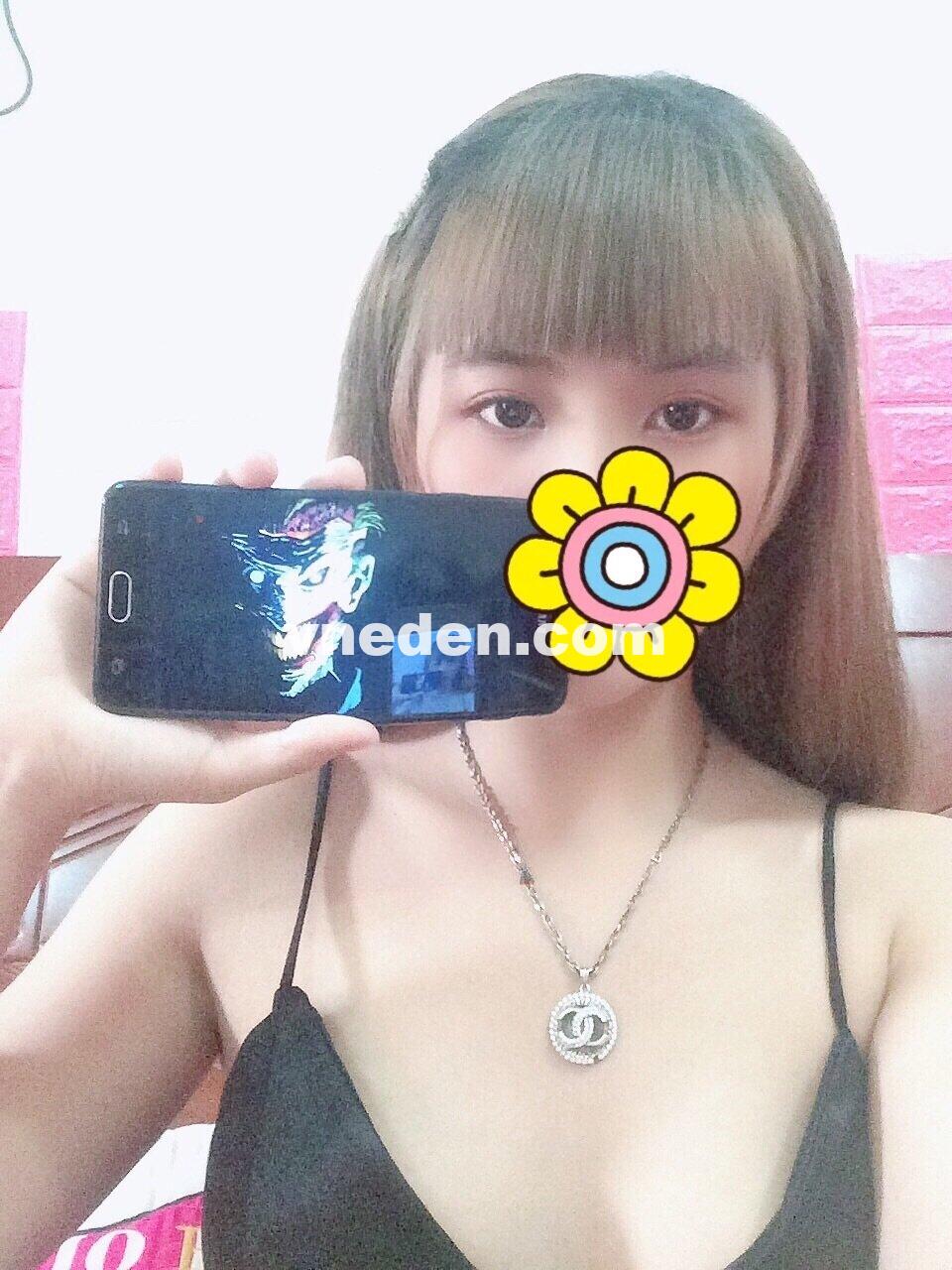 thanh-nu-u2k-ngoc-nari-pe-mien-tay-trong-treo-nhu-sinh-vien-1121516-original_Object Removal